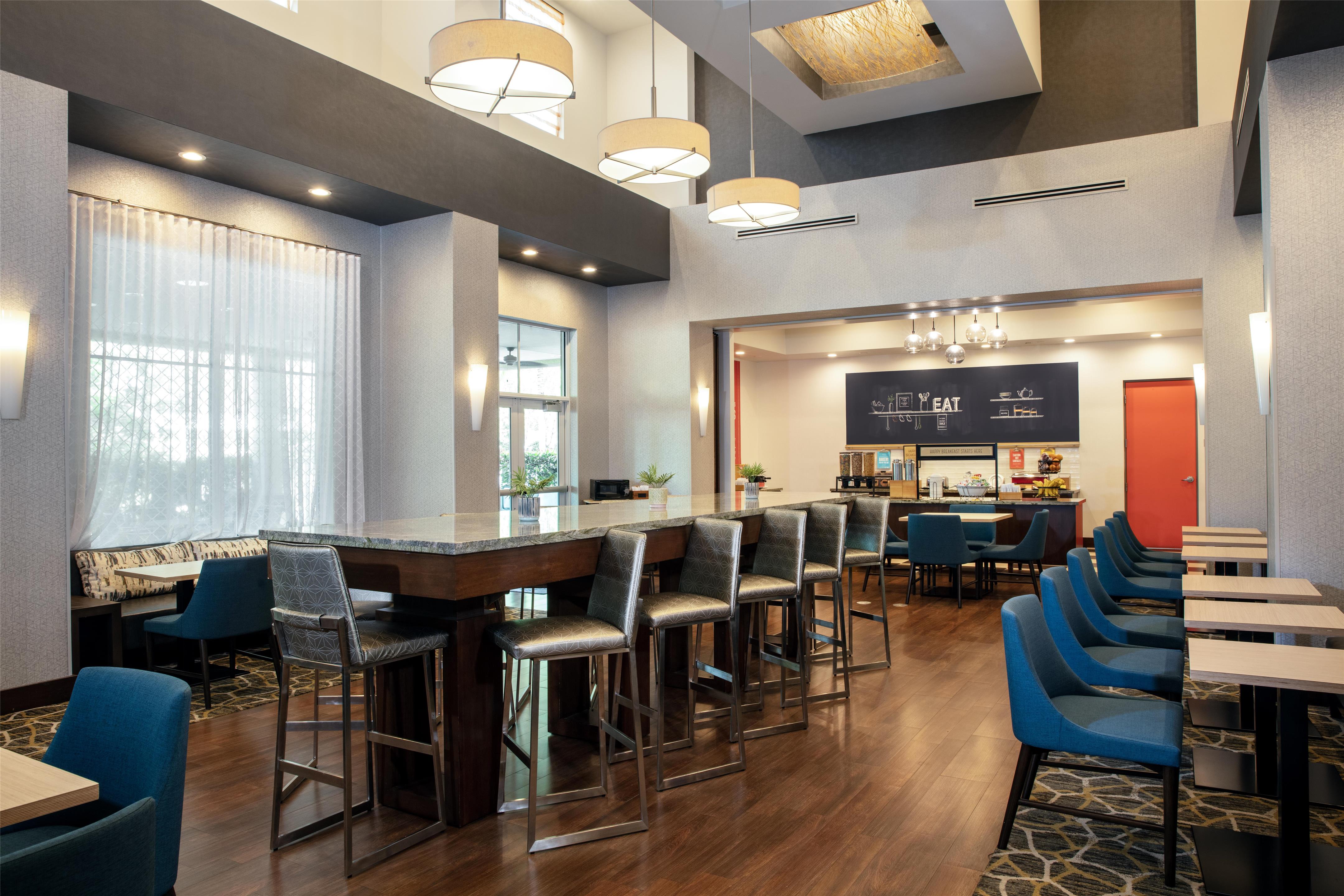 Breakfast Area | Hampton Inn & Suites Homestead Miami South