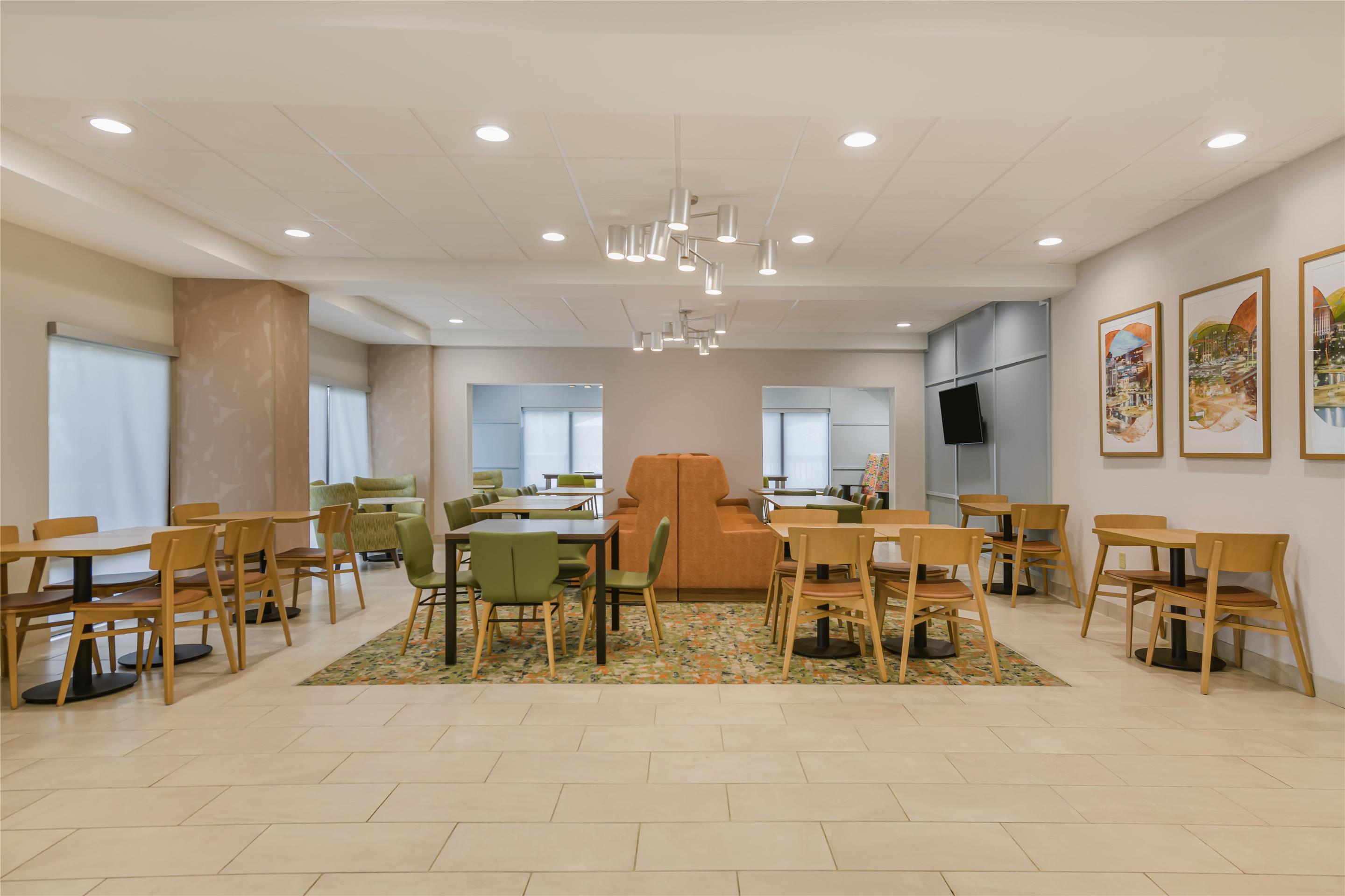Lobby | Hampton Inn Huntsville-Arsenal/South Parkway