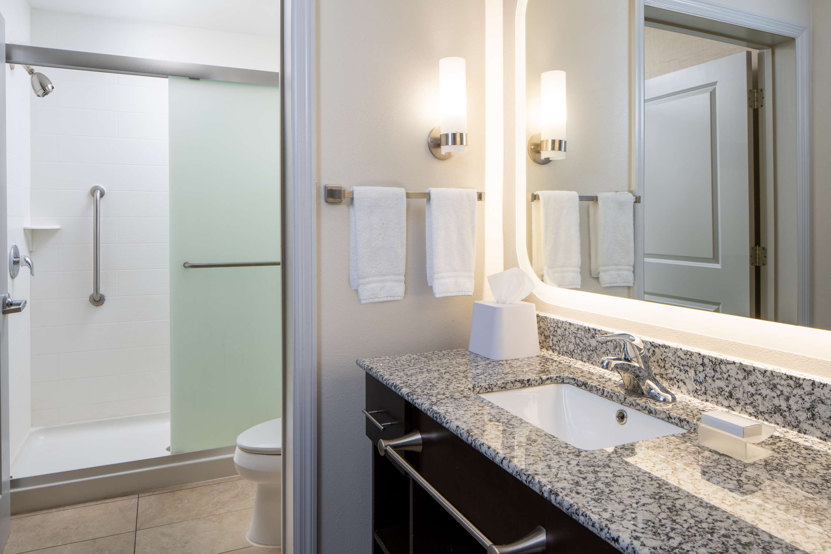 Guest room bath