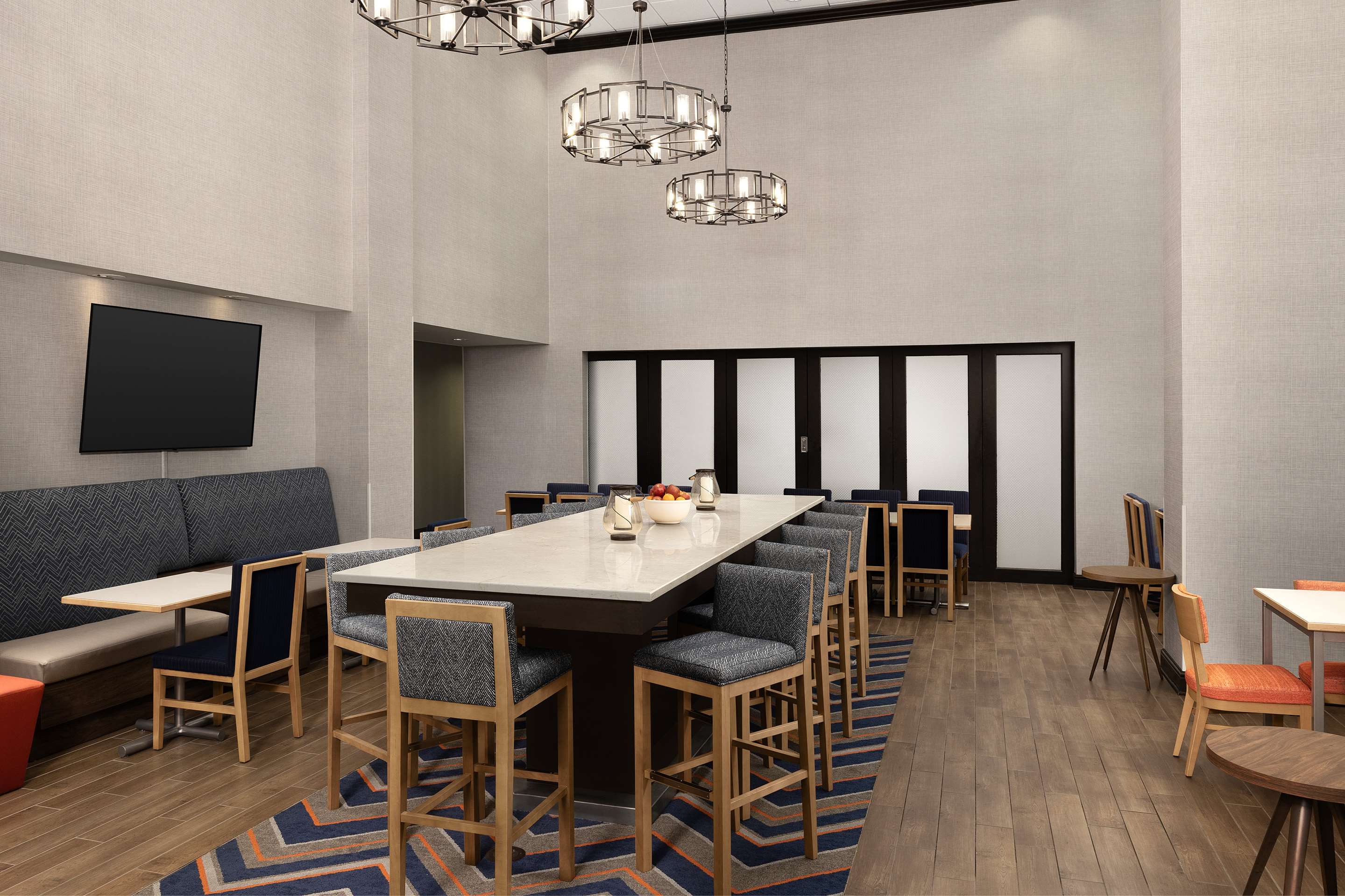 Breakfast Area | Hampton Inn & Suites Huntsville/Research Park Area