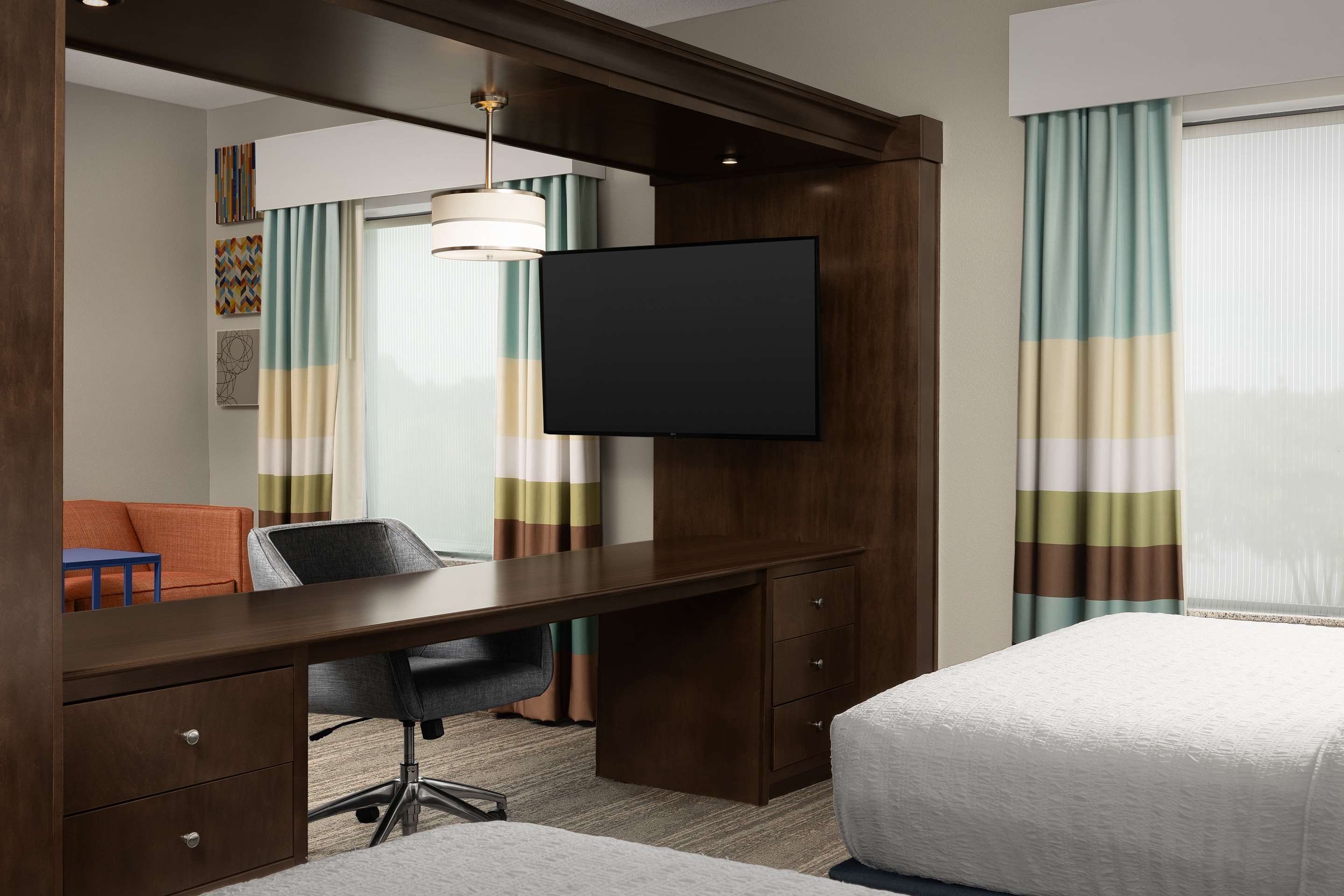 Guest room