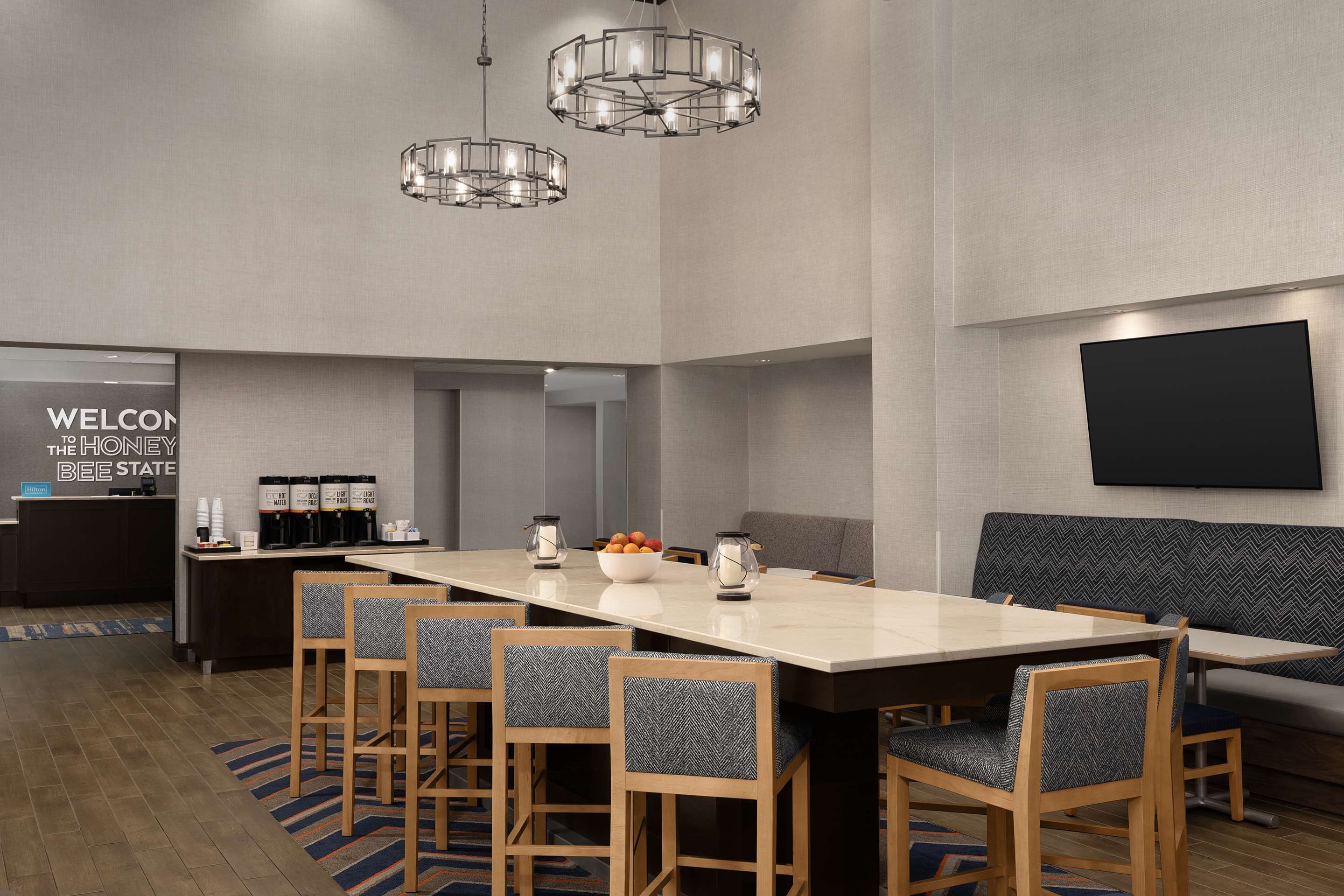 Breakfast Area | Hampton Inn & Suites Huntsville/Research Park Area