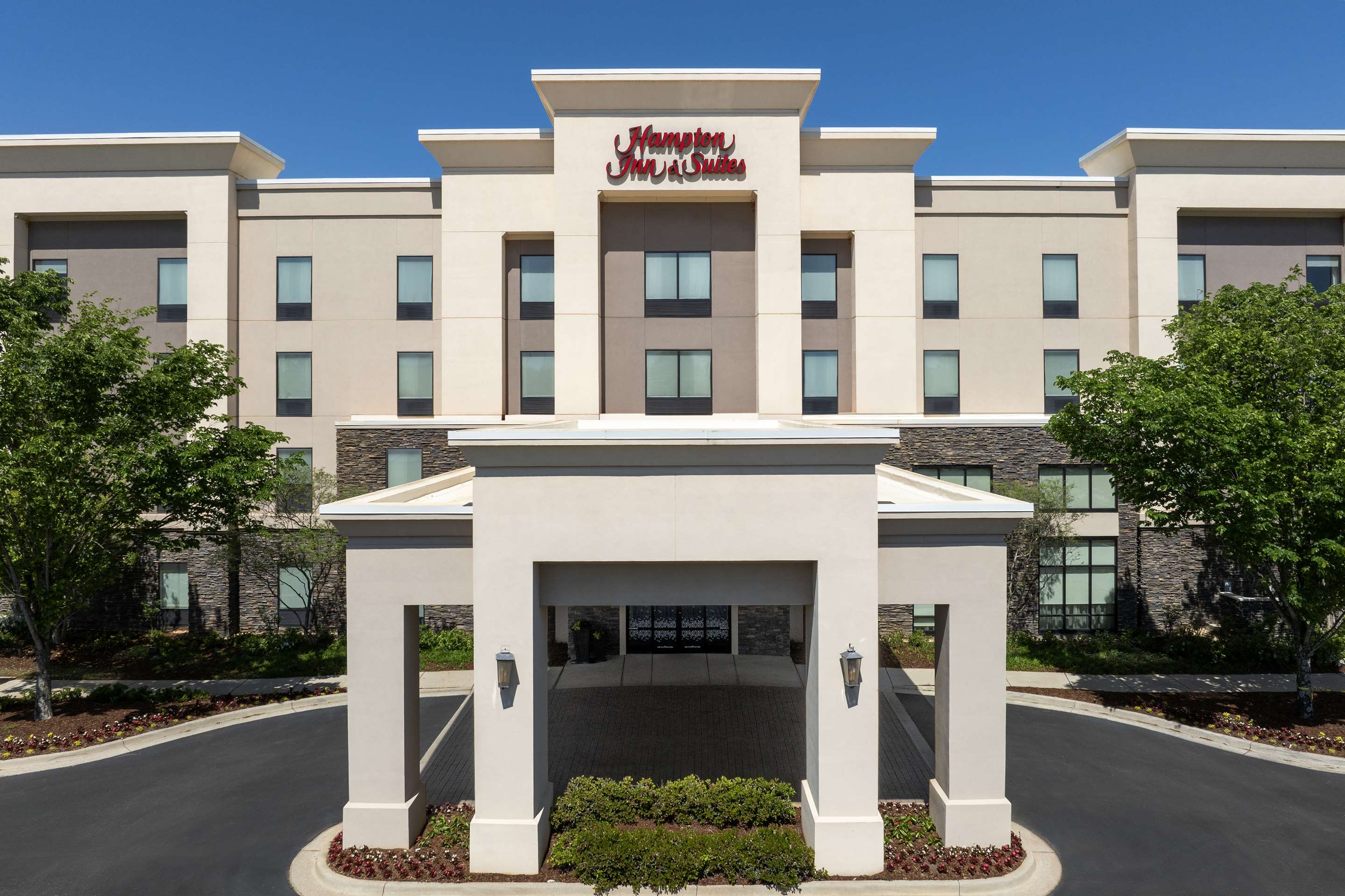 Exterior | Hampton Inn & Suites Huntsville/Research Park Area
