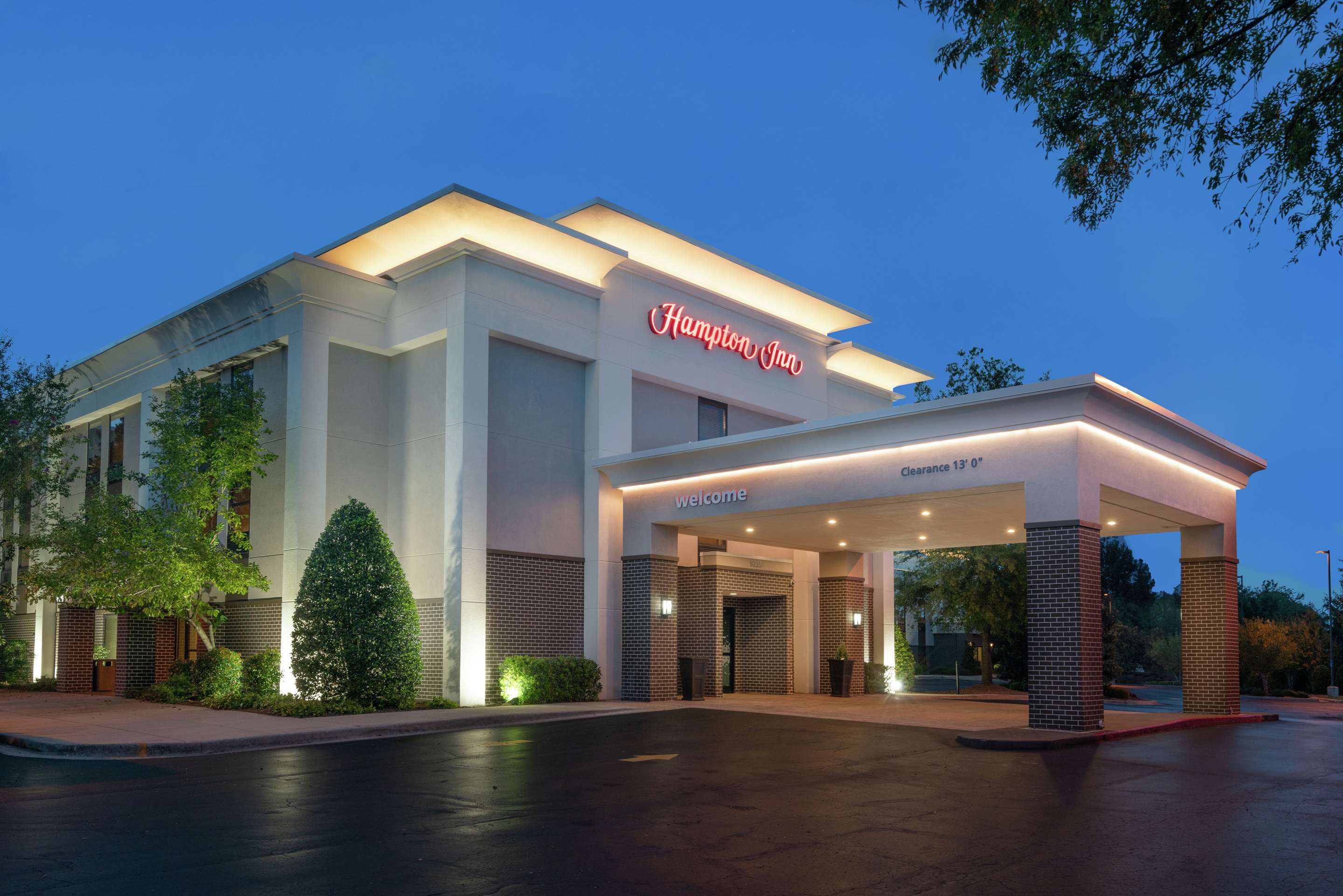 Exterior | Hampton Inn Madison Huntsville Airport