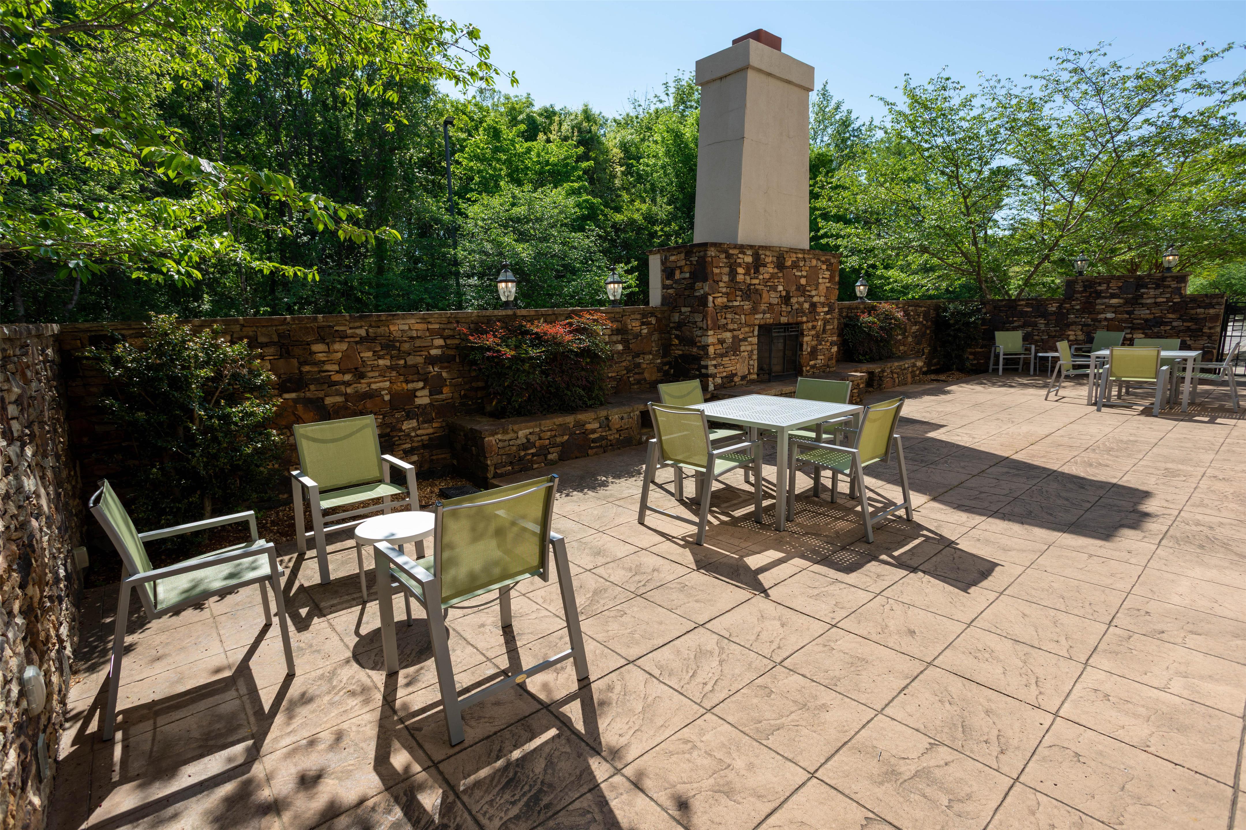 Exterior | Hampton Inn Madison Huntsville Airport
