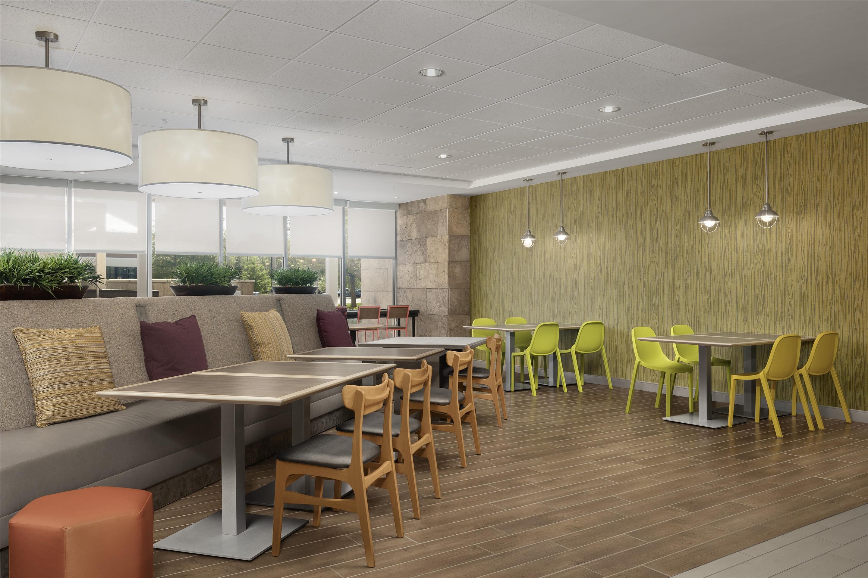 Lobby | Home2 Suites by Hilton Huntsville/Research Park Area, AL