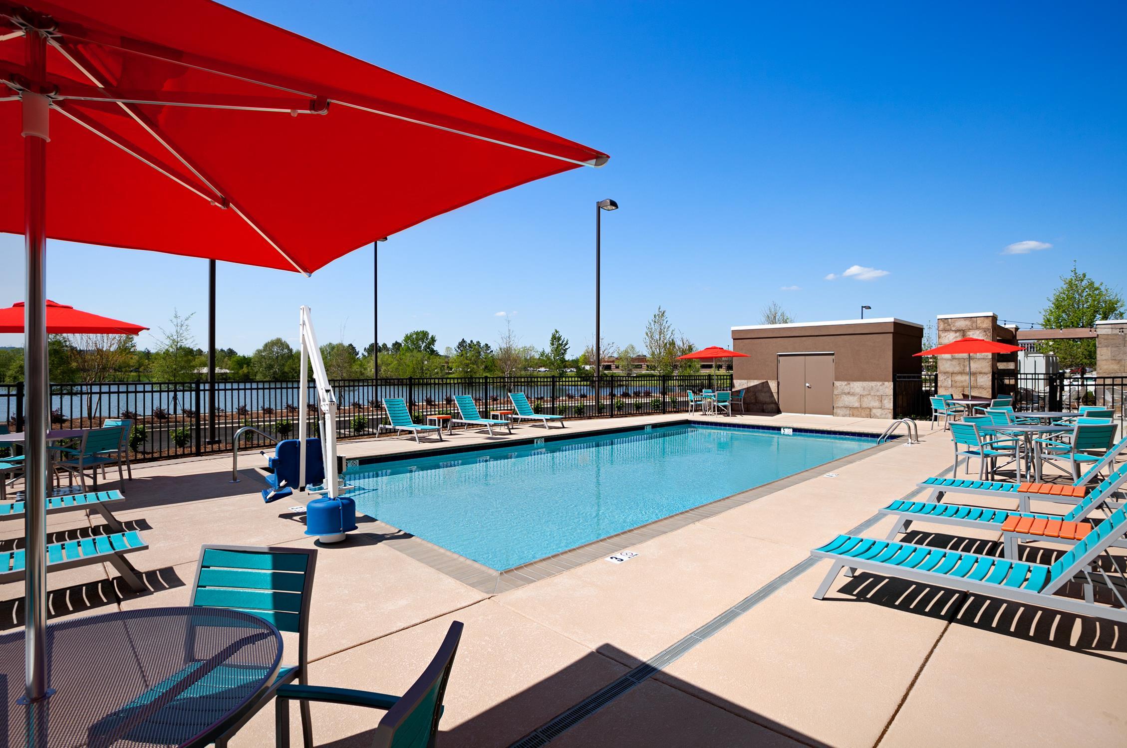 Pool | Home2 Suites by Hilton Huntsville/Research Park Area, AL