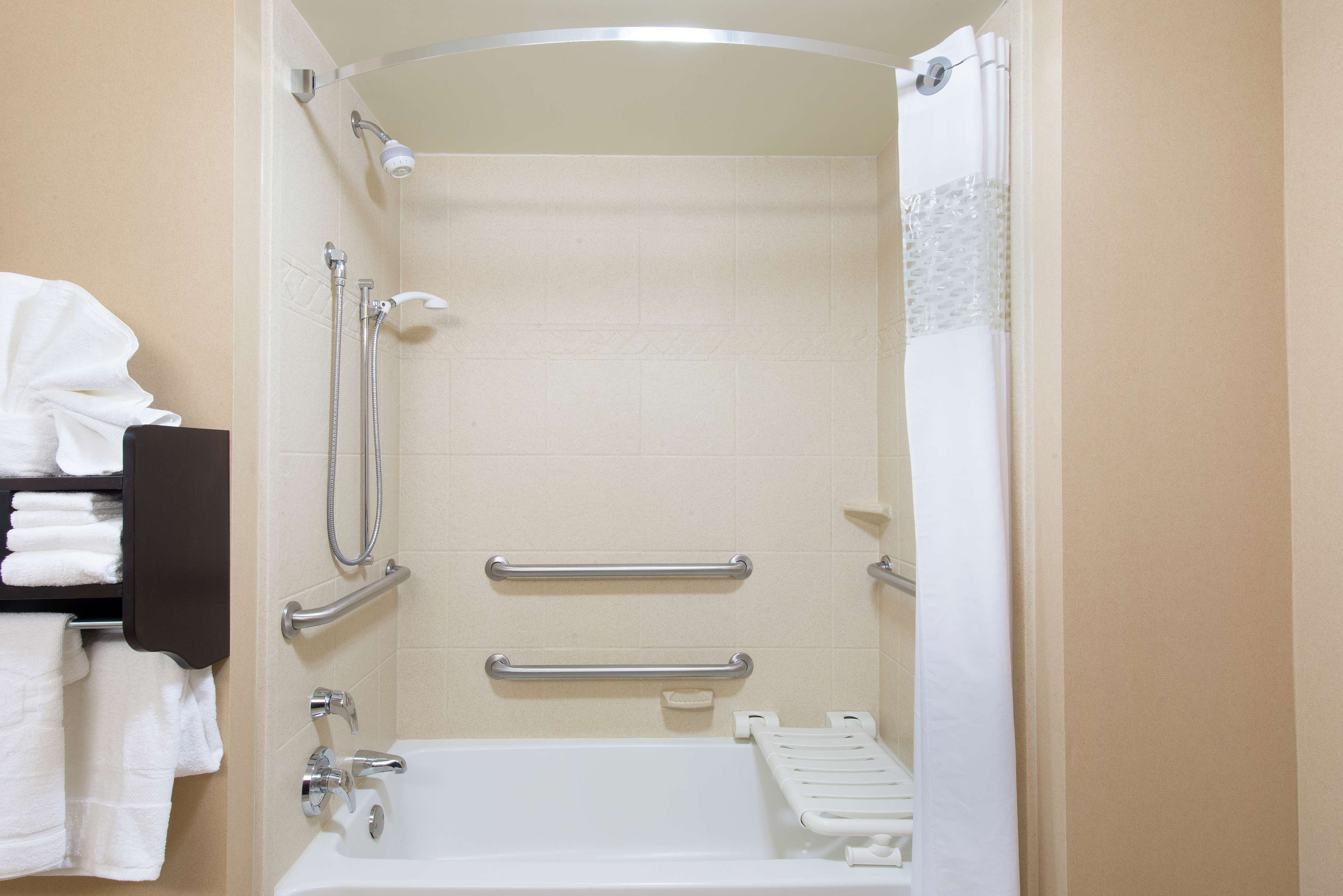 Hampton Inn Suites Scottsboro Room Type - 2QN MOB HEARING ACC TUB NS
