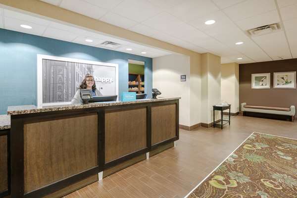  - Hampton Inn University Huntington - I-64, Exit 11