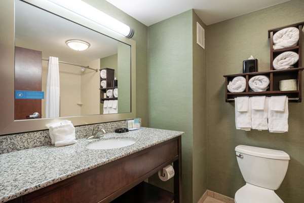  - Hampton Inn University Huntington - I-64, Exit 11