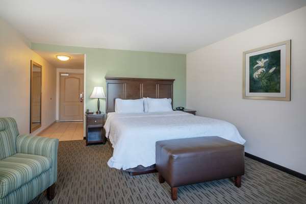  - Hampton Inn University Huntington - I-64, Exit 11