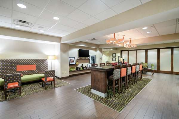  - Hampton Inn University Huntington - I-64, Exit 11