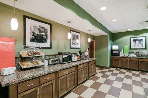 Restaurant - Hampton Inn University Huntington - I-64, Exit 11