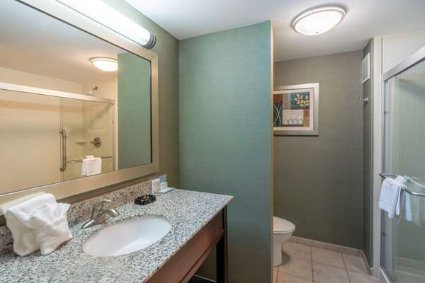  - Hampton Inn University Huntington - I-64, Exit 11
