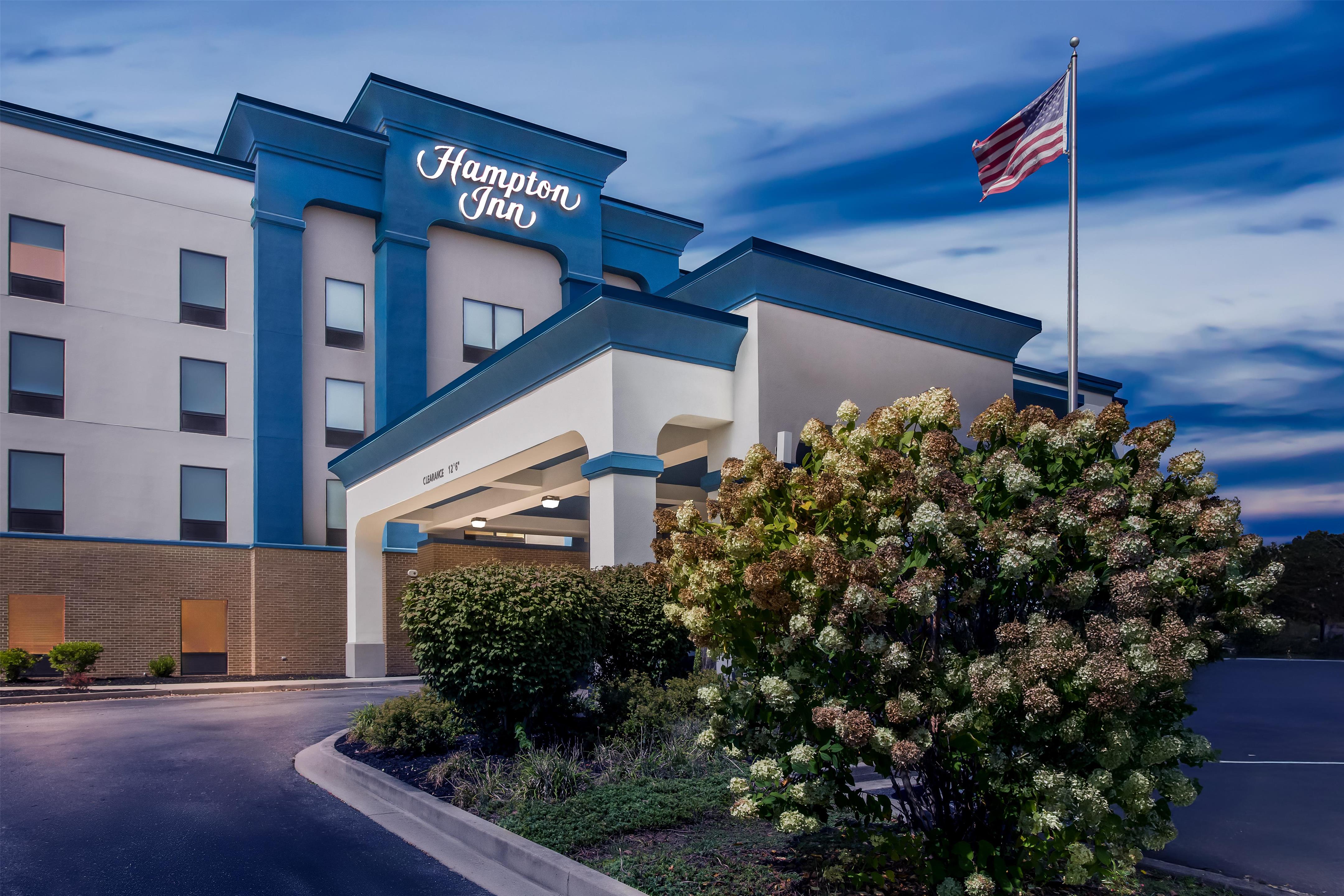 Exterior | Hampton Inn Huntington University Area