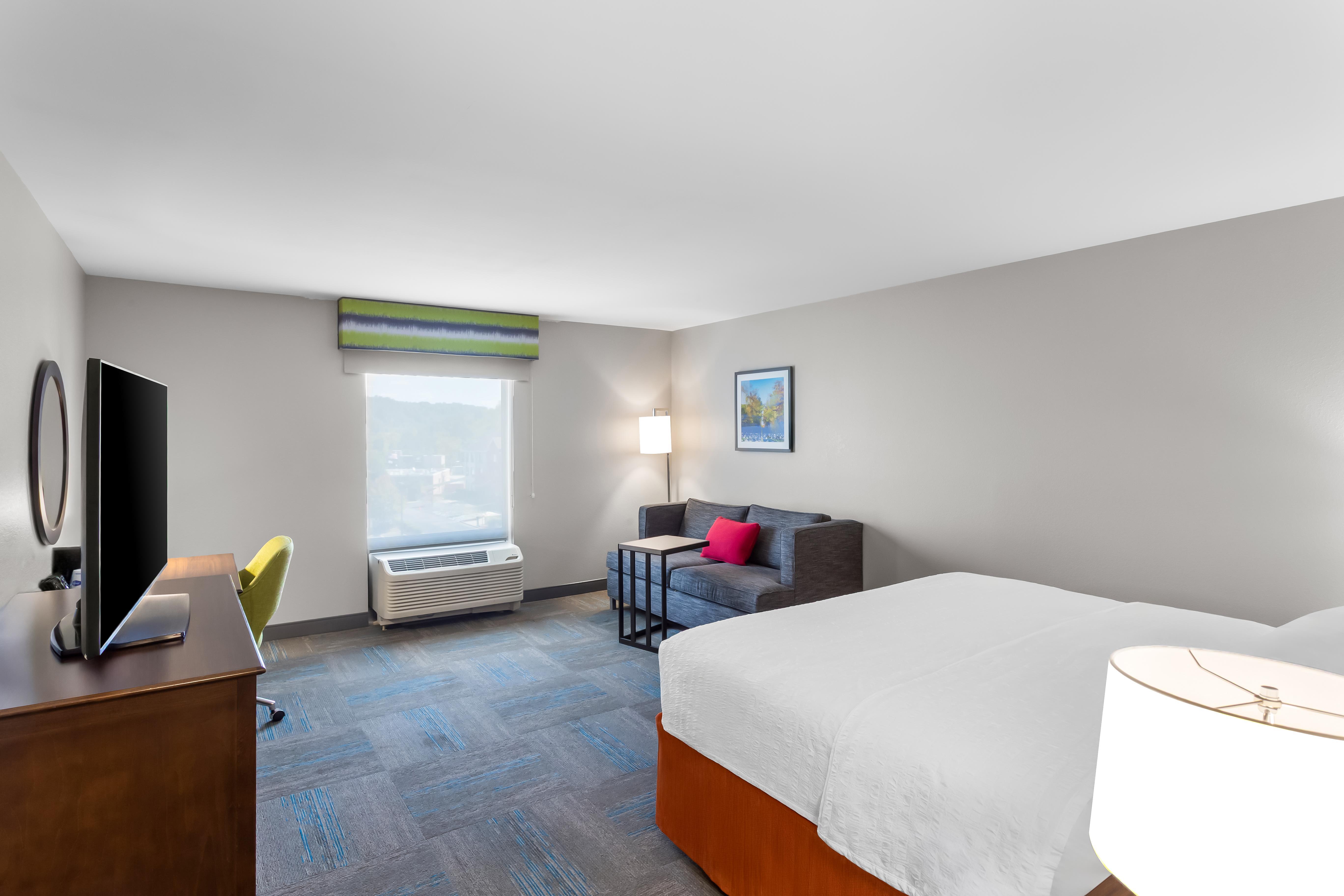 Hampton Inn by Hilton Huntington University Area Room Type - 1 KING BED NS W SOFABED