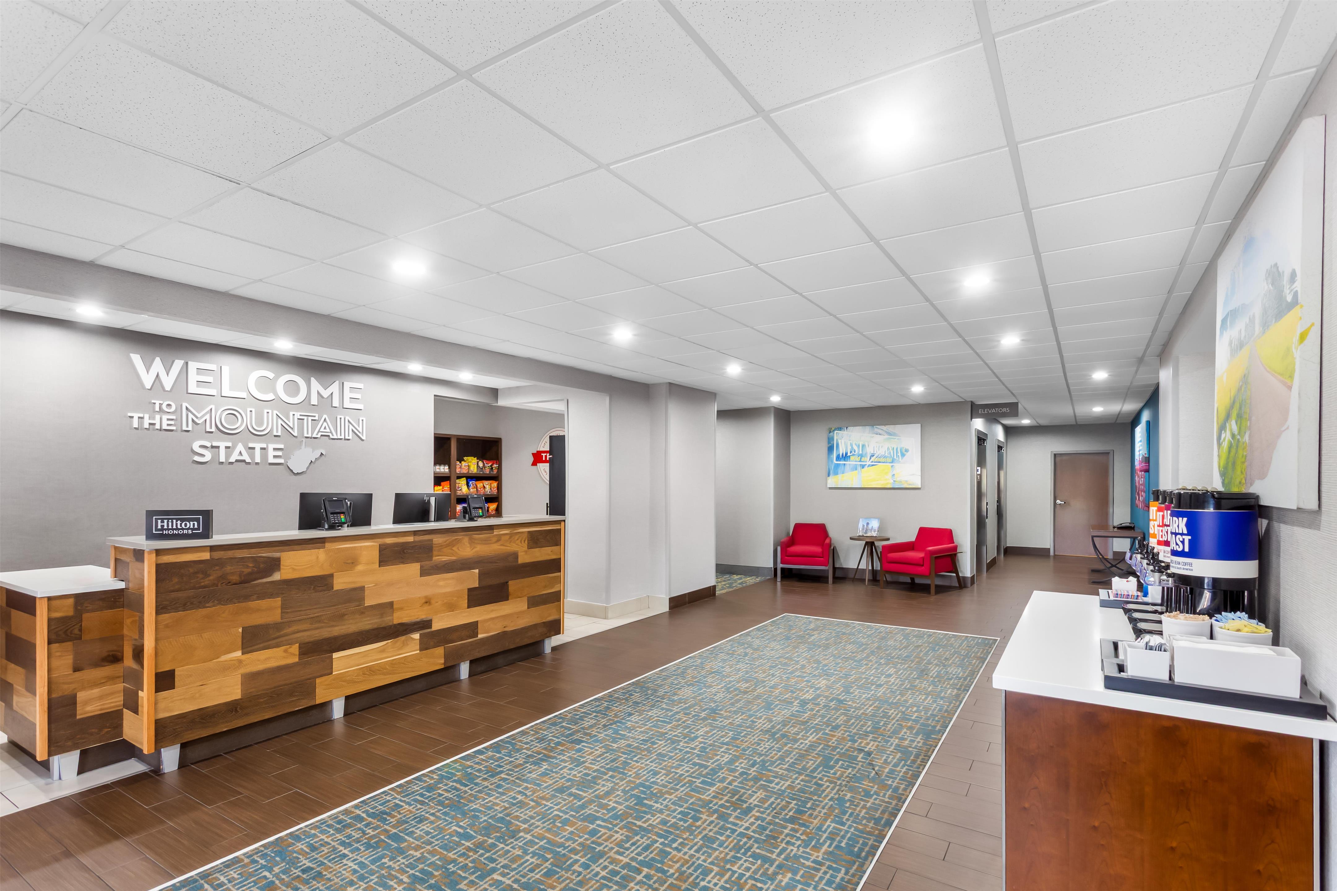 Reception | Hampton Inn Huntington University Area