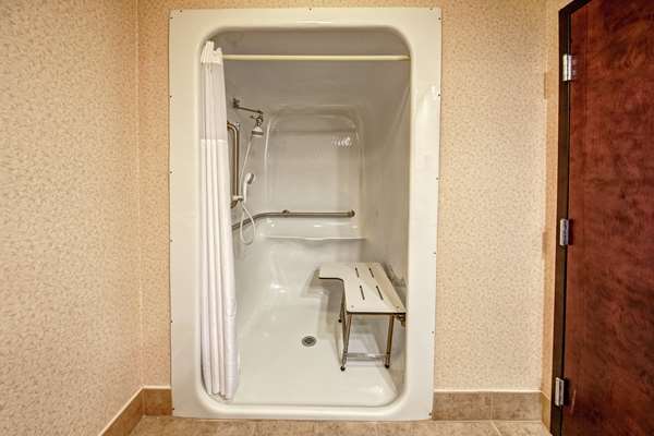  - Hampton Inn Ashland