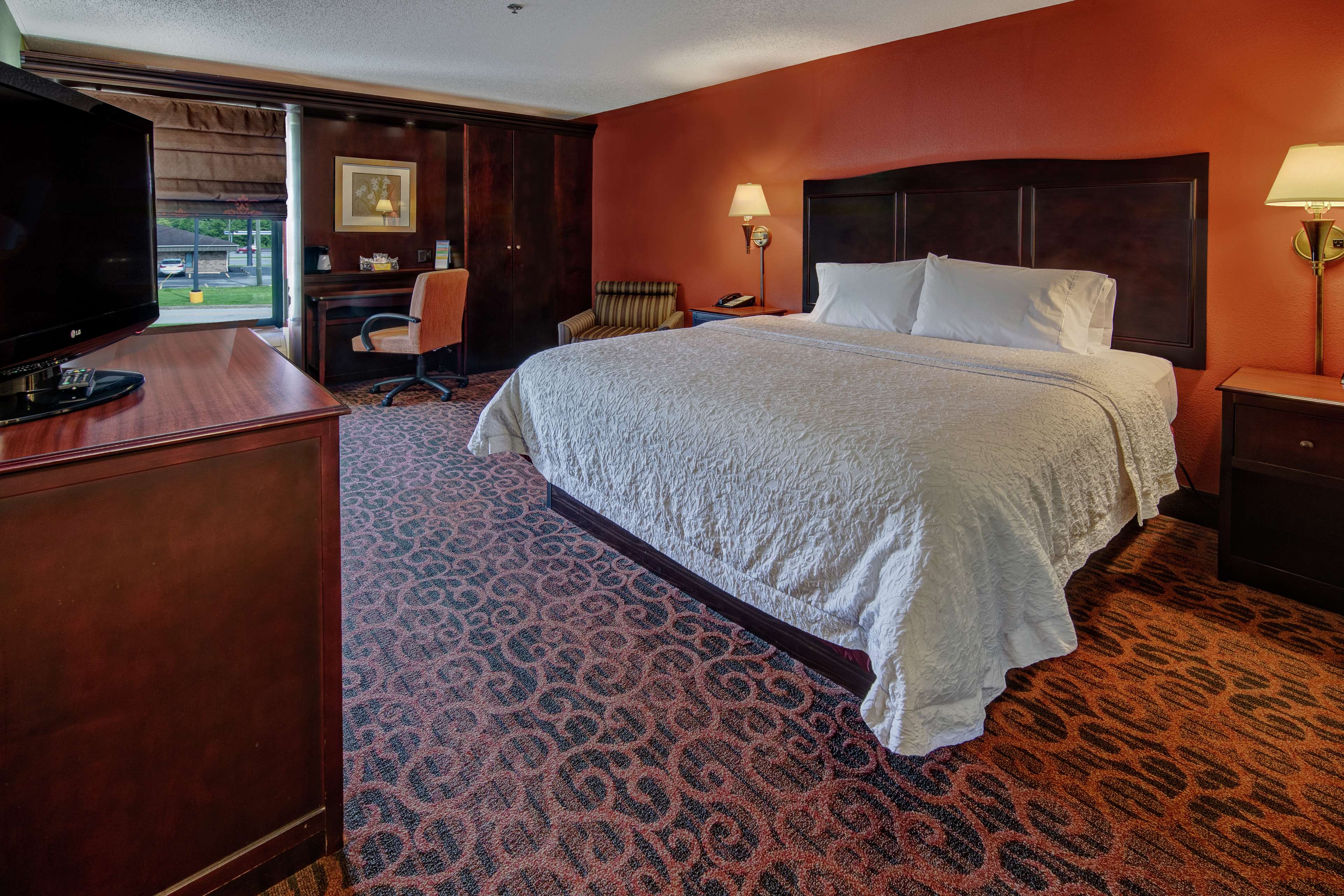 Hampton Inn by Hilton Ashland Room Type - KING STANDARD-NON SMOKING