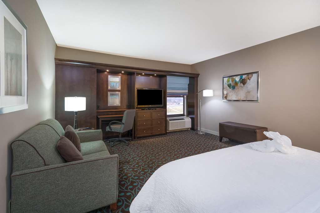 Hampton Inn by Hilton Terre Haute Room Type - SPC PRICE KNG BED-NON SMKG