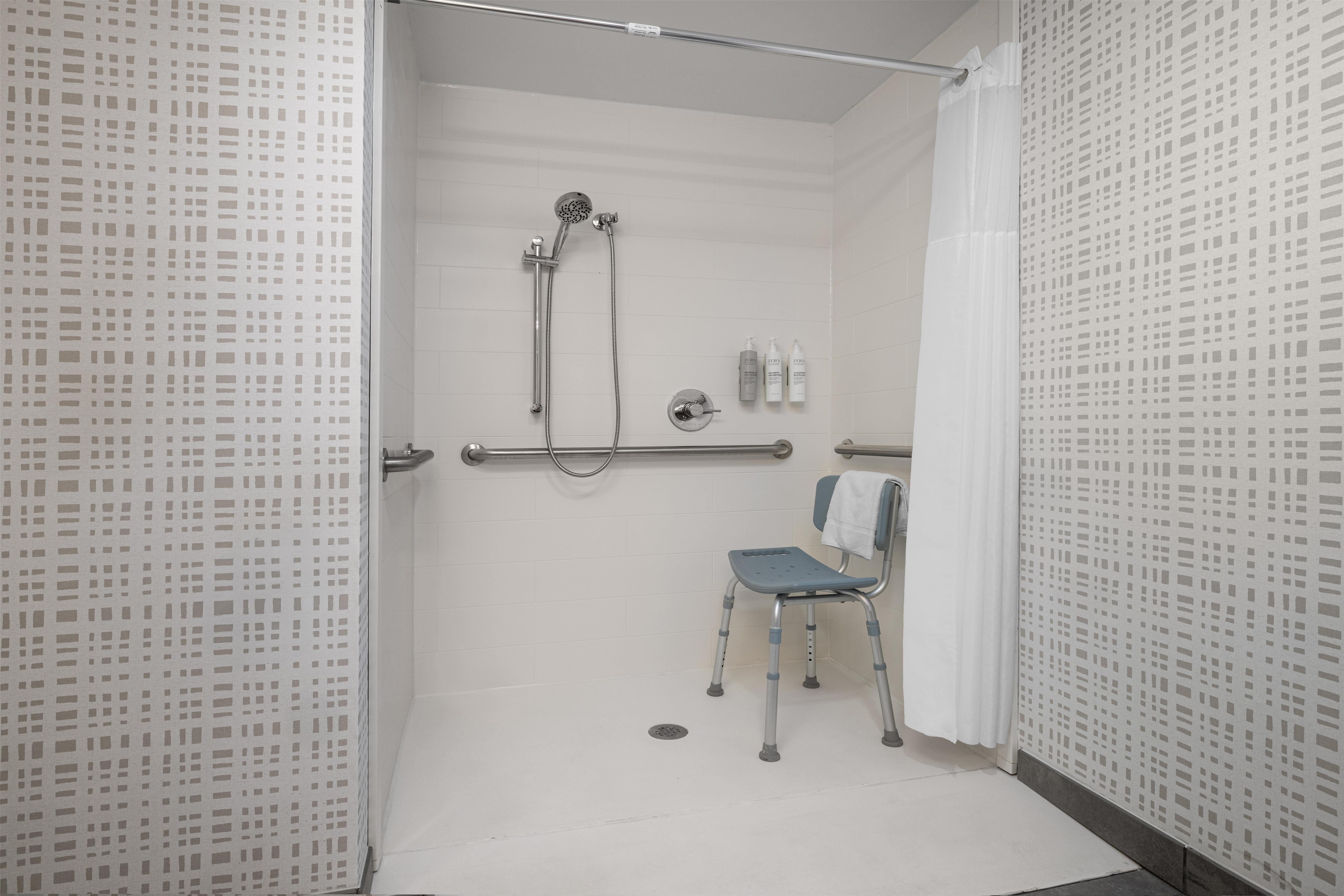 Hampton Inn by Hilton Terre Haute Room Type - 2 QN ACCESS W RI SHWR NS
