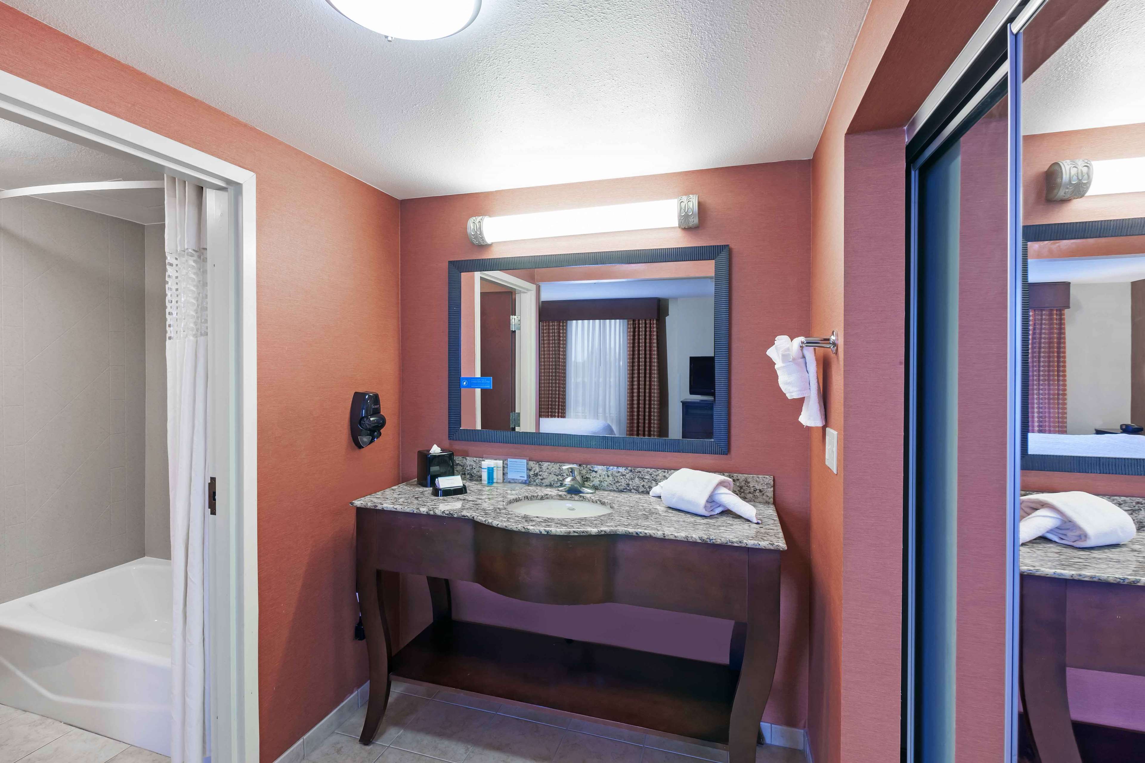 Hampton Inn & Suites Morgan City, LA Room Type - 1 KING STUDIO STE NONSMOK
