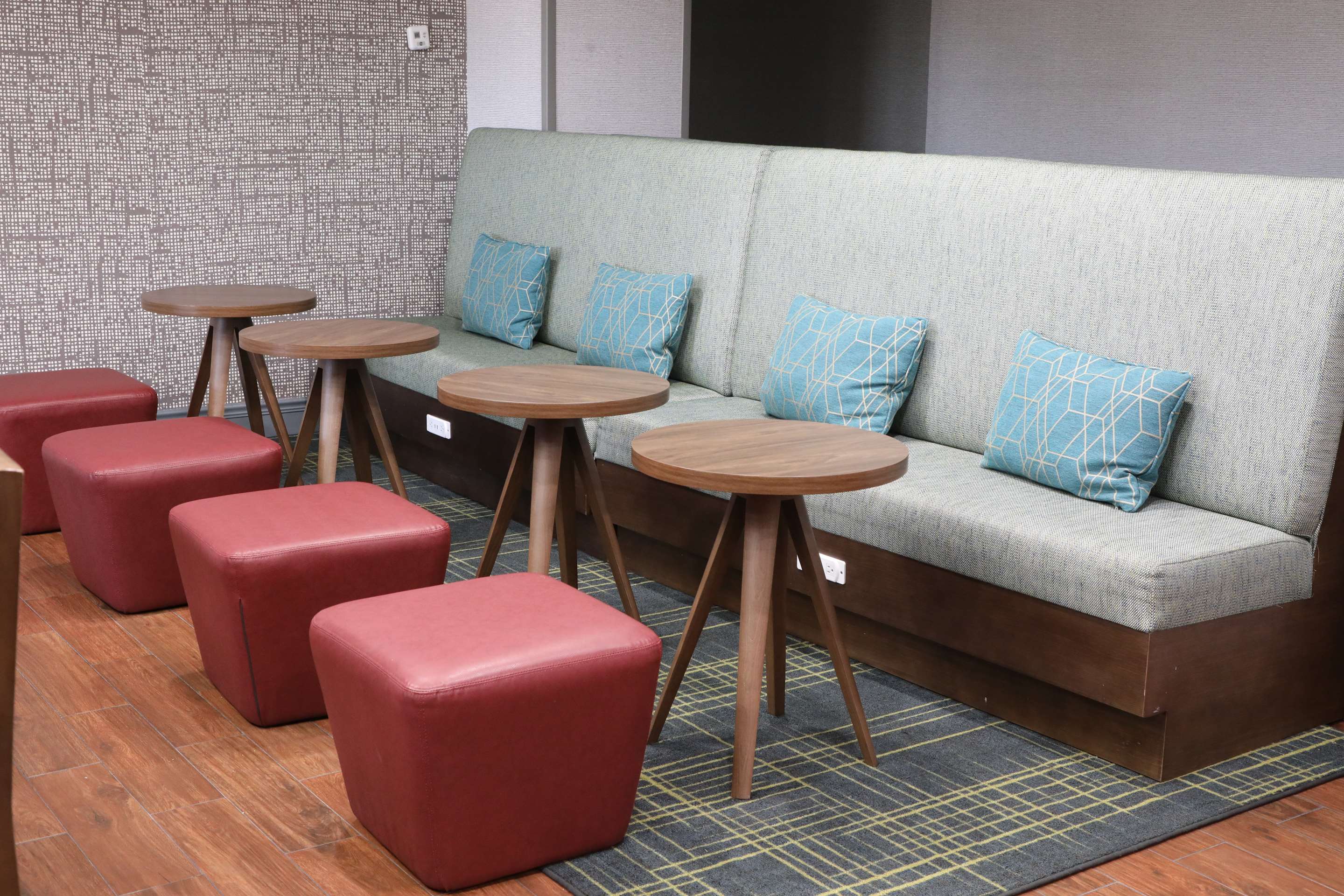 Lobby | Hampton Inn Hutchinson