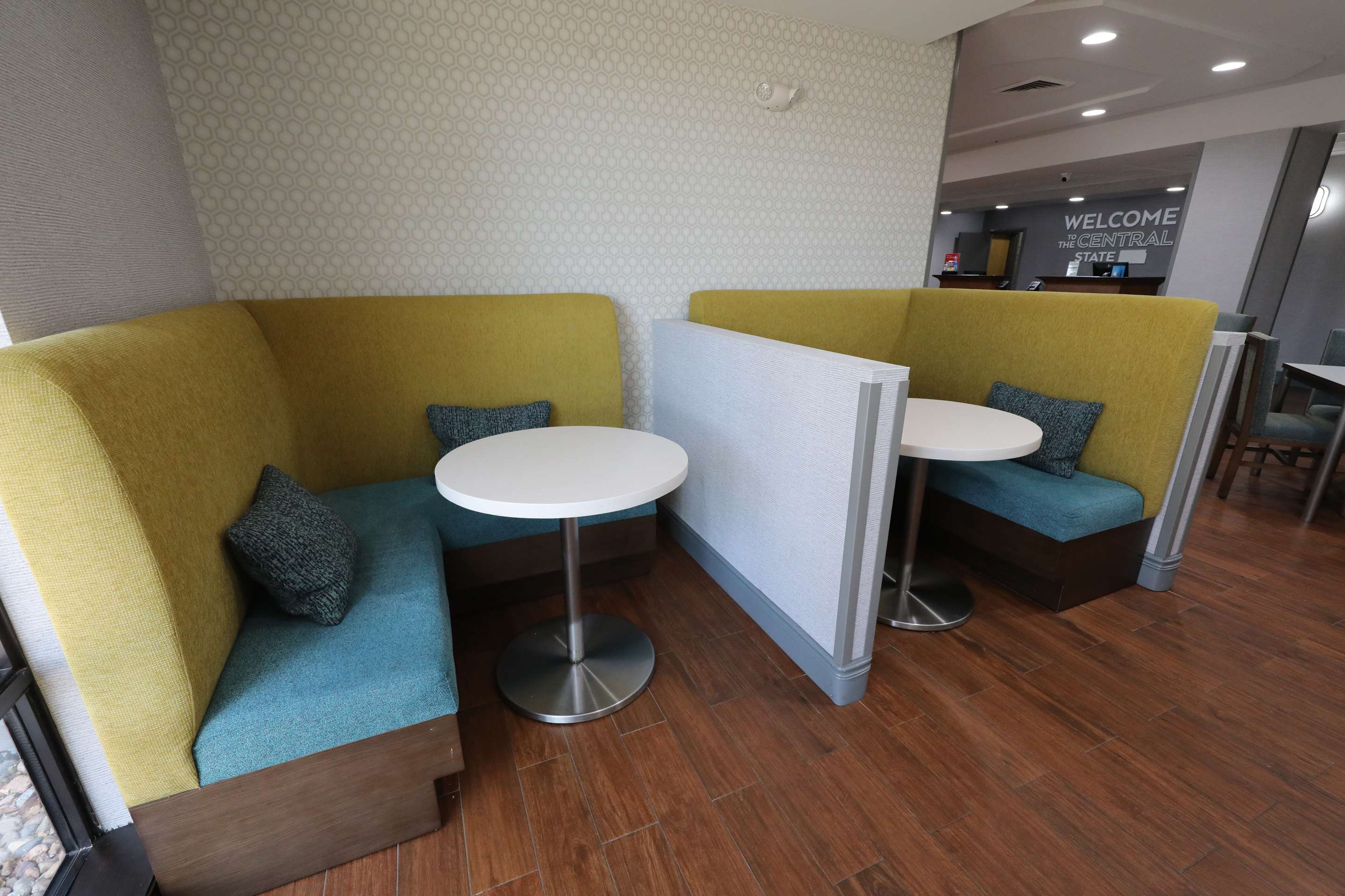 Breakfast Area | Hampton Inn Hutchinson