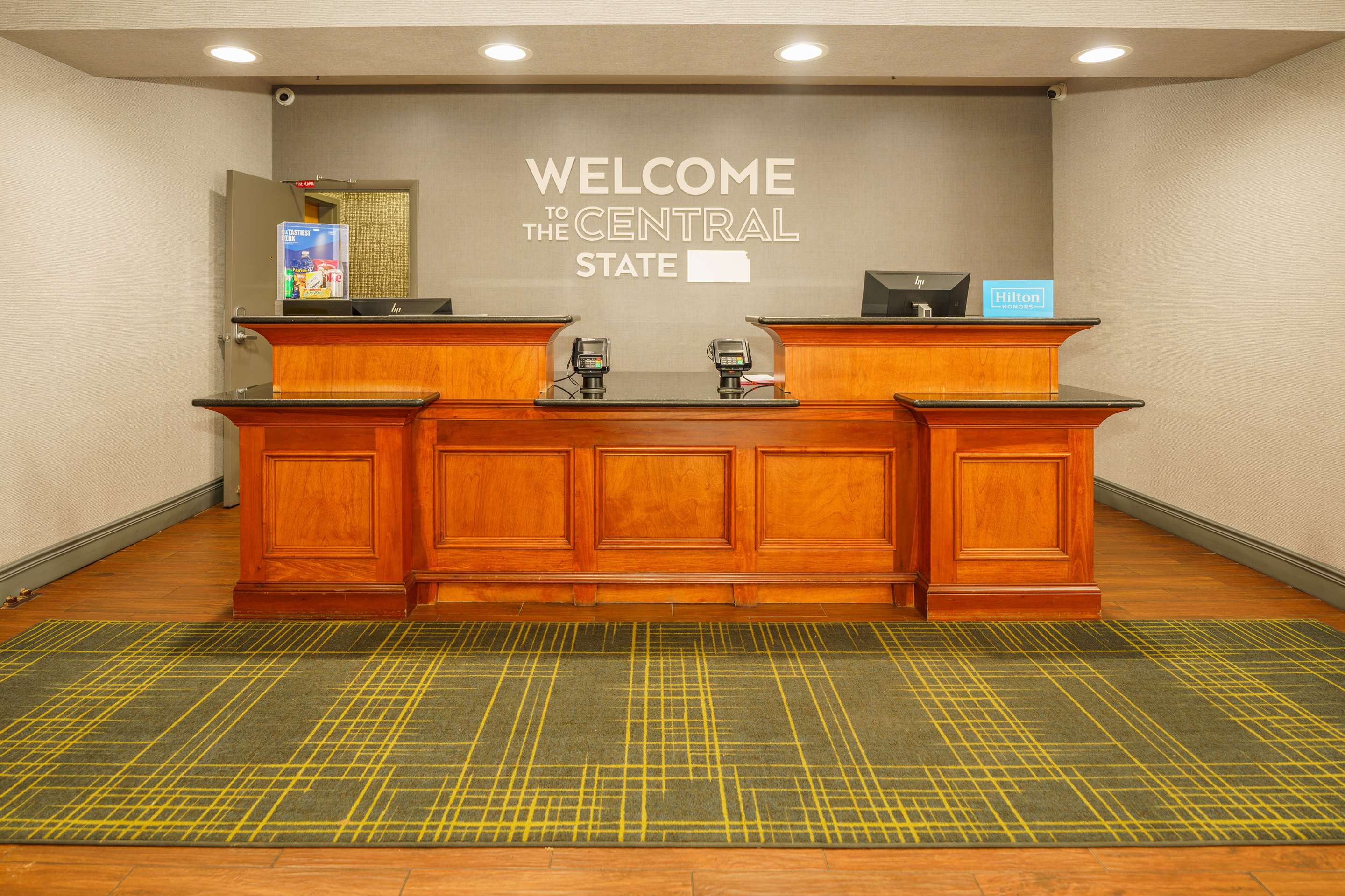 Reception | Hampton Inn Hutchinson