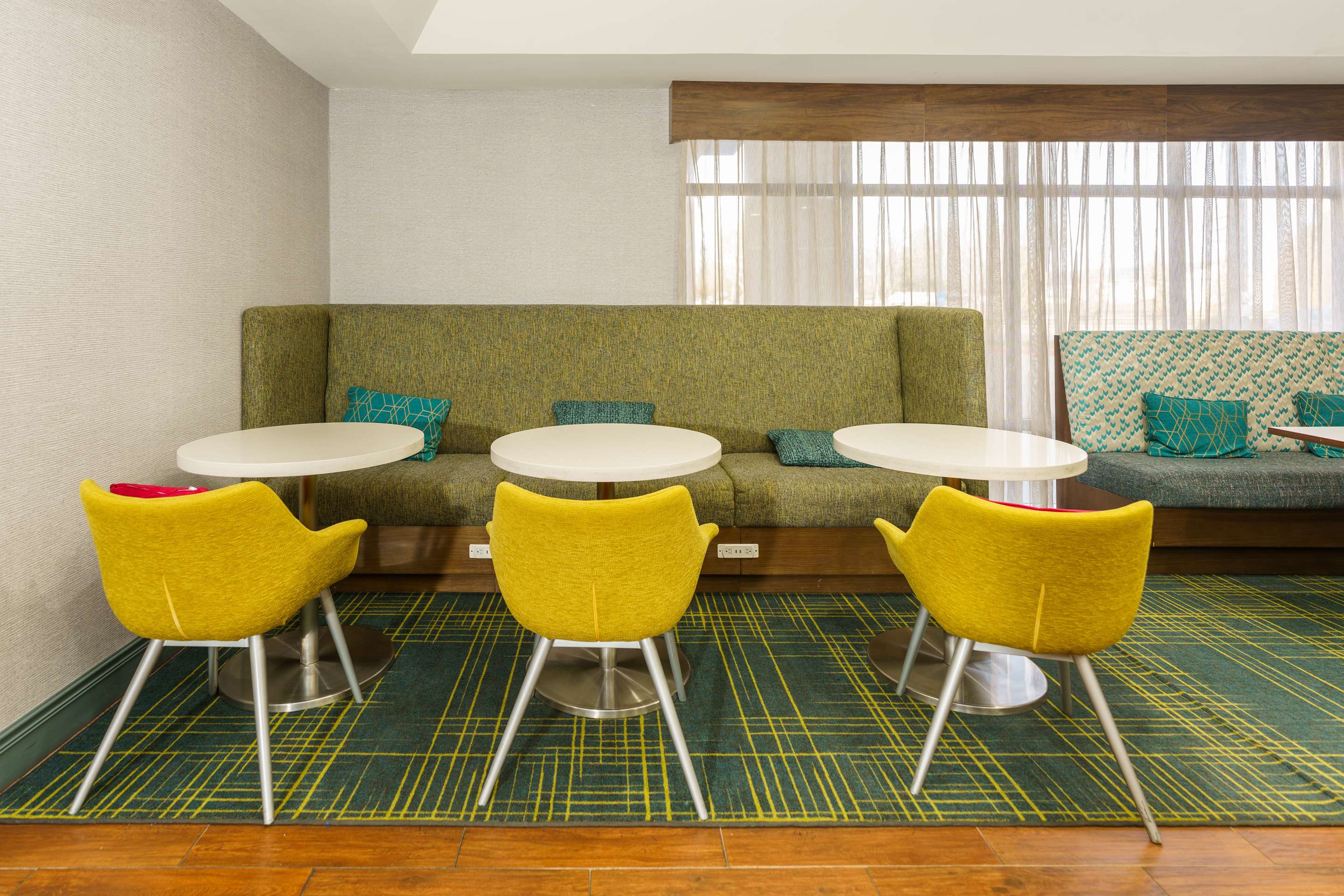 Lobby | Hampton Inn Hutchinson