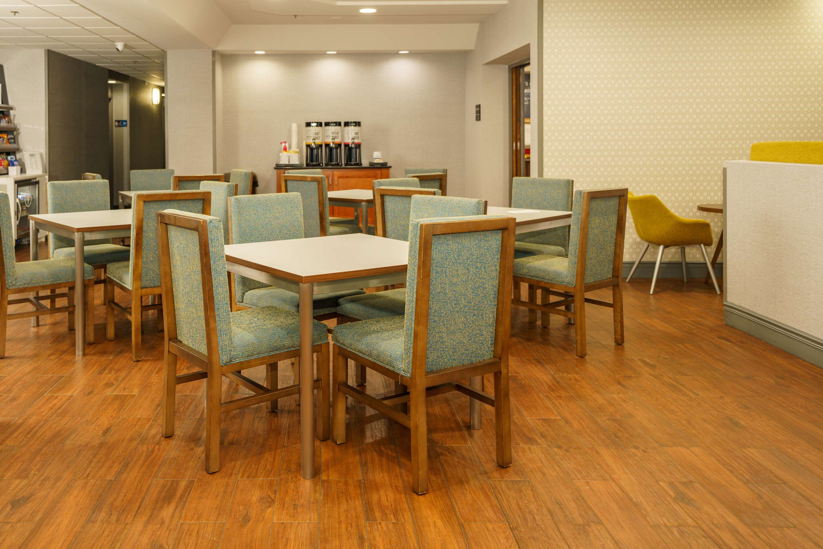 Lobby | Hampton Inn Hutchinson