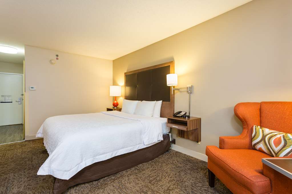 Hampton Inn by Hilton Havelock Room Type - 1 KNG ACCESSIBLE TUB NS