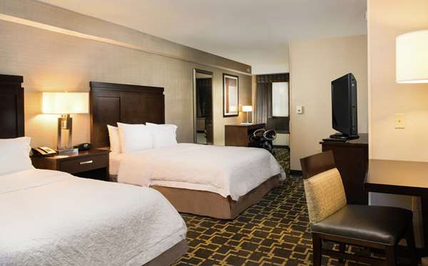  - Hampton Inn Shelton - CT 8, Exit 12