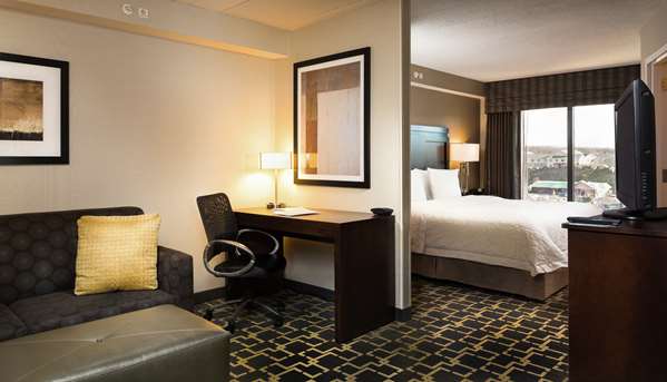  - Hampton Inn Shelton - CT 8, Exit 12