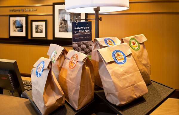 Amenities - Hampton Inn Shelton - CT 8, Exit 12