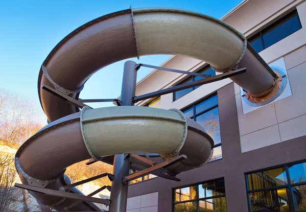 Pool - Hampton Inn Shelton - CT 8, Exit 12