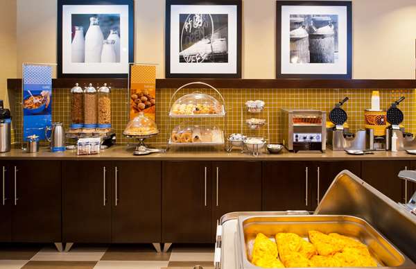 Amenities - Hampton Inn Shelton - CT 8, Exit 12