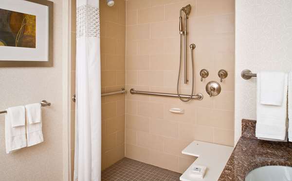  - Hampton Inn Shelton - CT 8, Exit 12