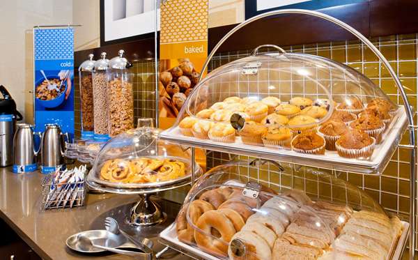 Amenities - Hampton Inn Shelton - CT 8, Exit 12