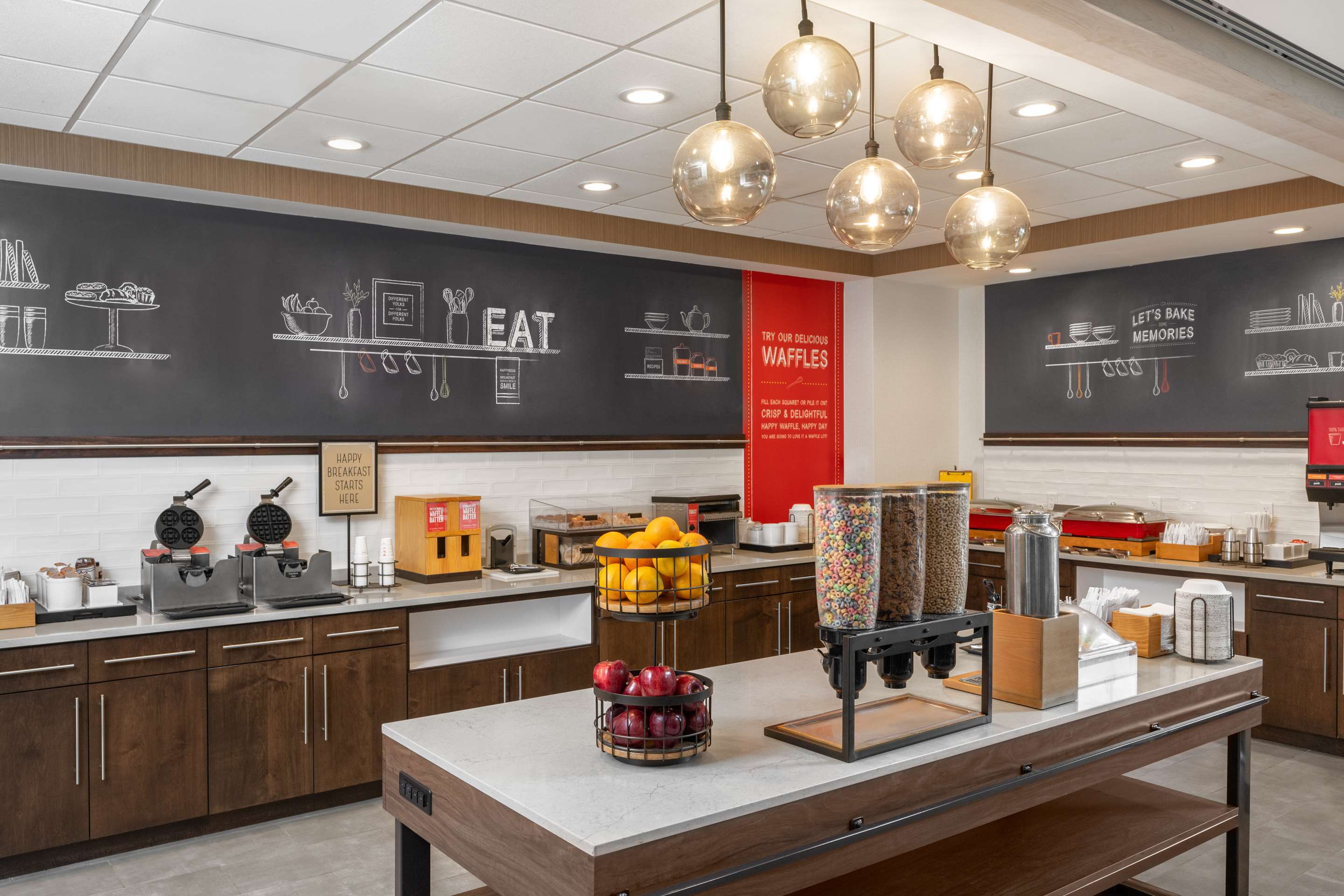 Breakfast Area | Hampton Inn & Suites Cape Cod-West Yarmouth