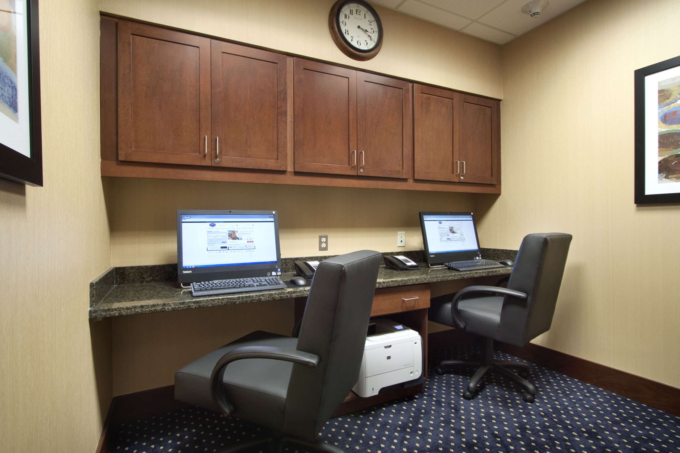 Business Center | Hampton Inn & Suites Charles Town