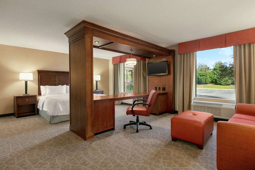 Hampton Inn & Suites Charles Town, WV-guestroom-Guest Room,On-Site.jpg
