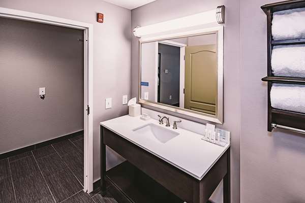  - Hampton Inn Outlet Mall Niagara Falls