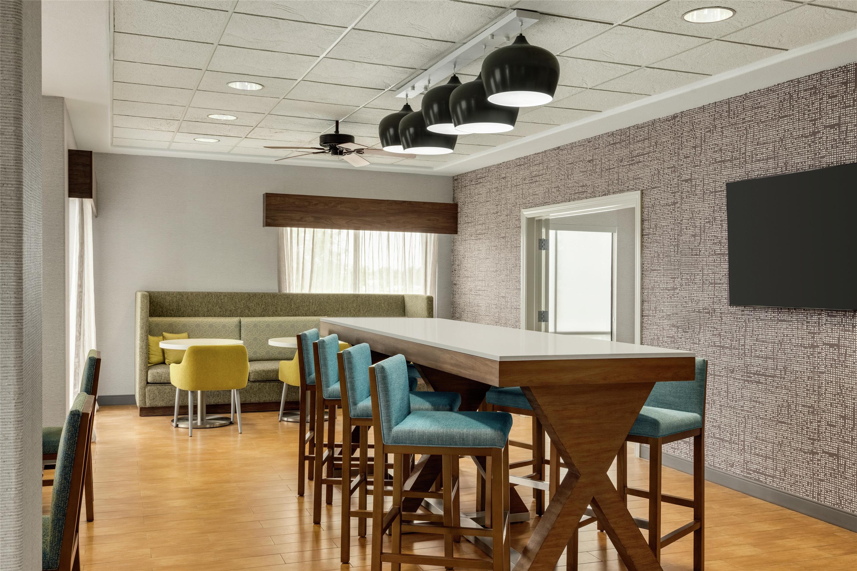 Lobby | Hampton Inn Derby Wichita Southeast