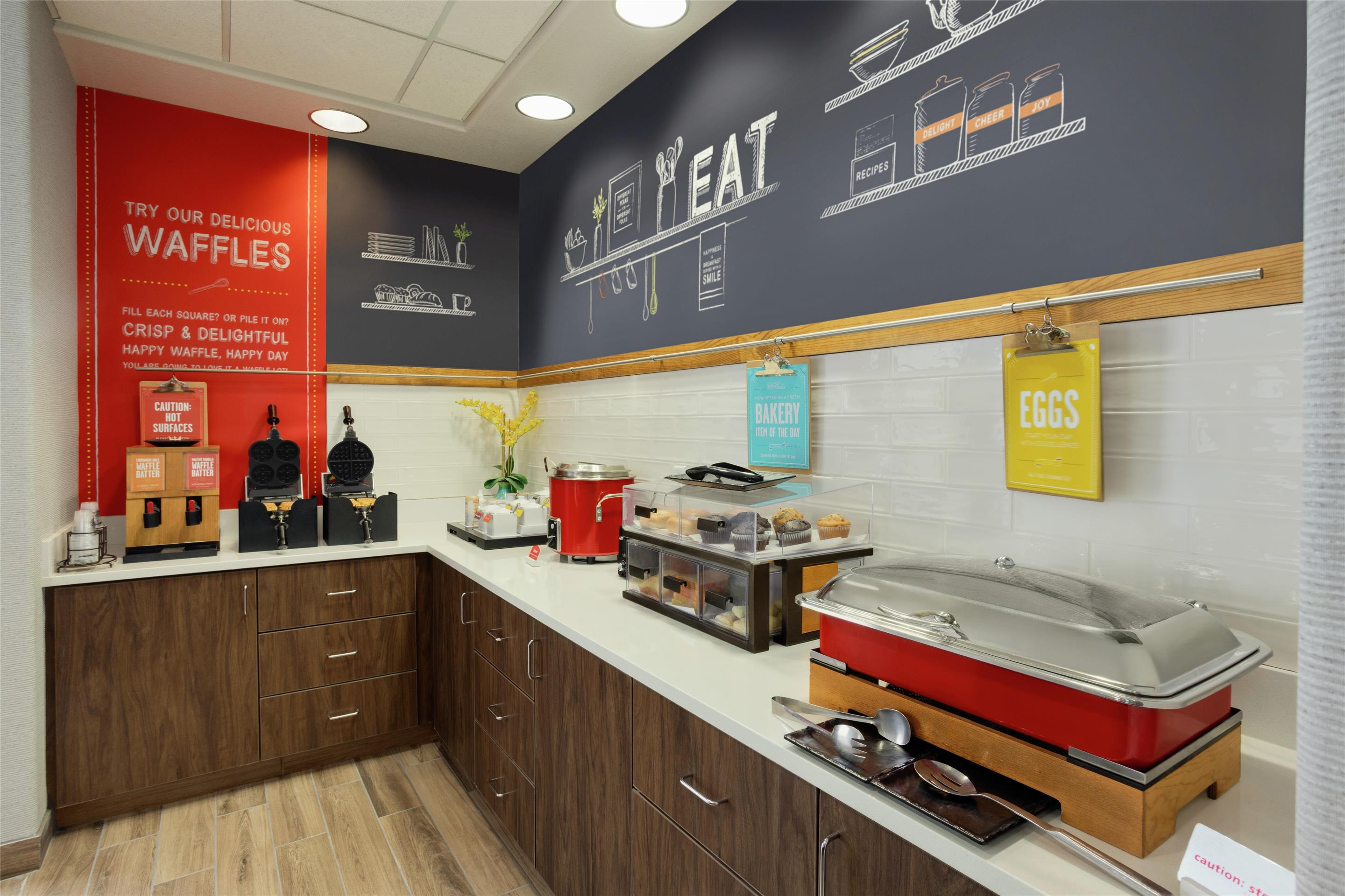 Breakfast Area | Hampton Inn Derby Wichita Southeast