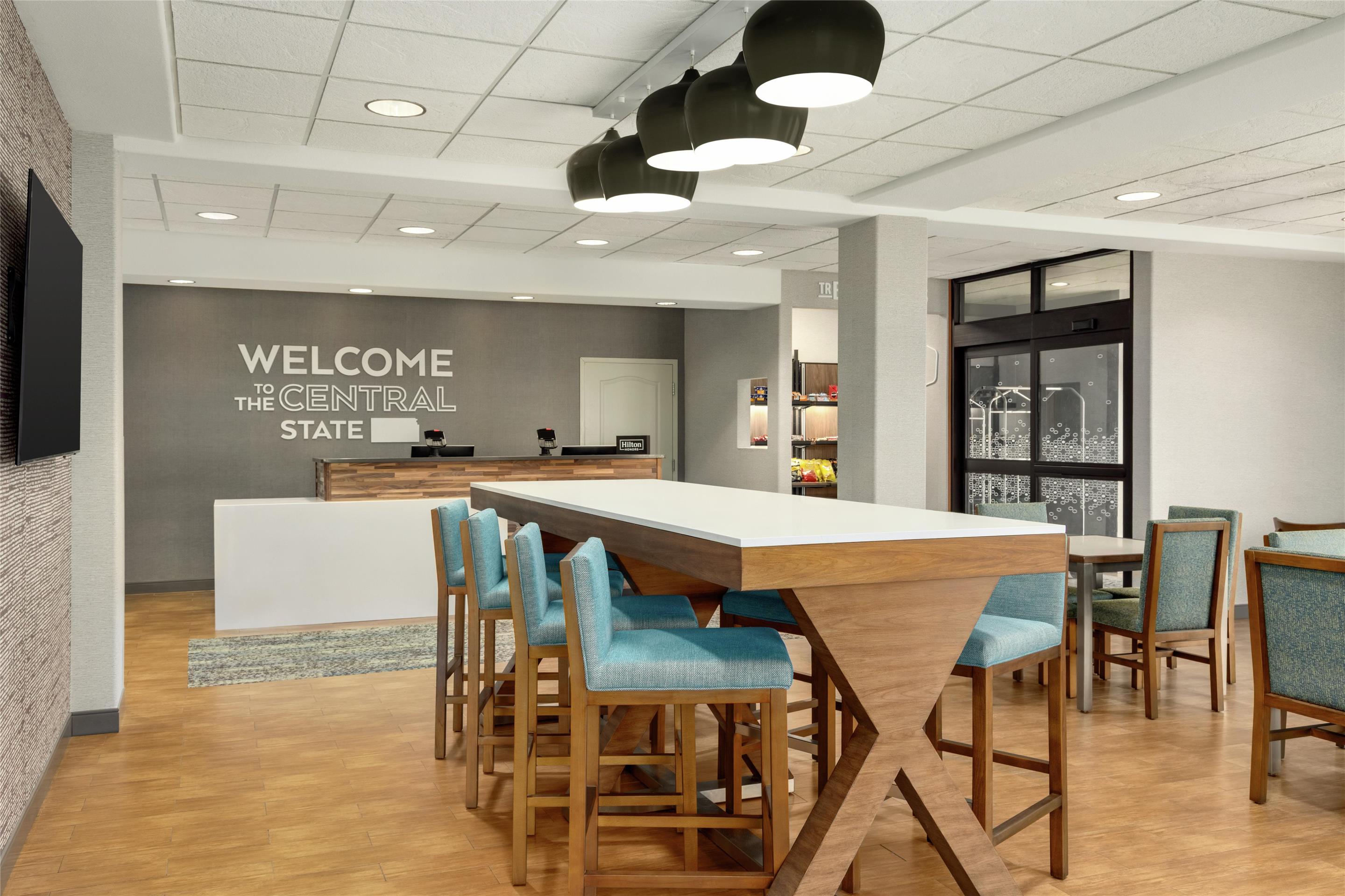 Reception | Hampton Inn Derby Wichita Southeast