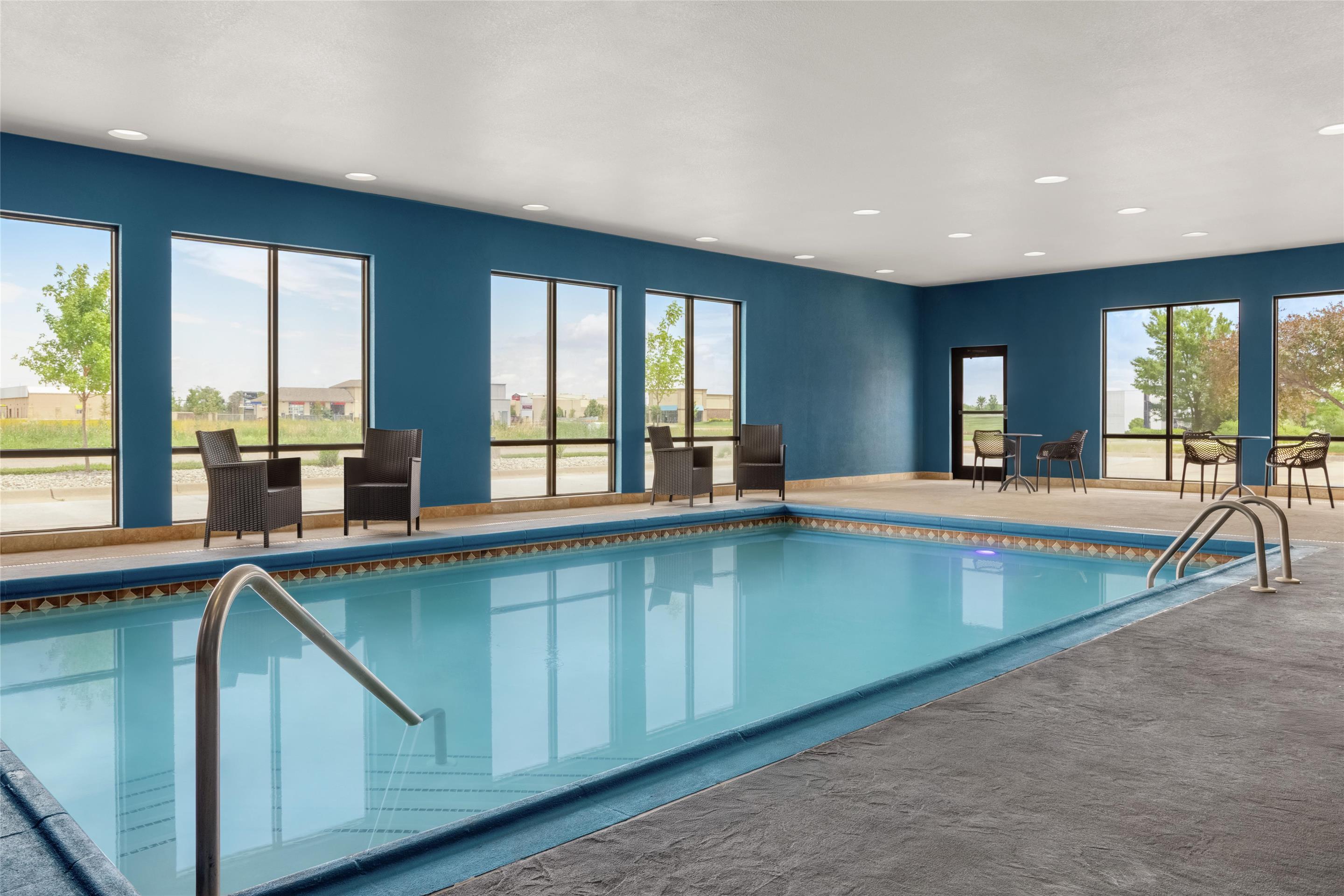 Pool | Hampton Inn Derby Wichita Southeast