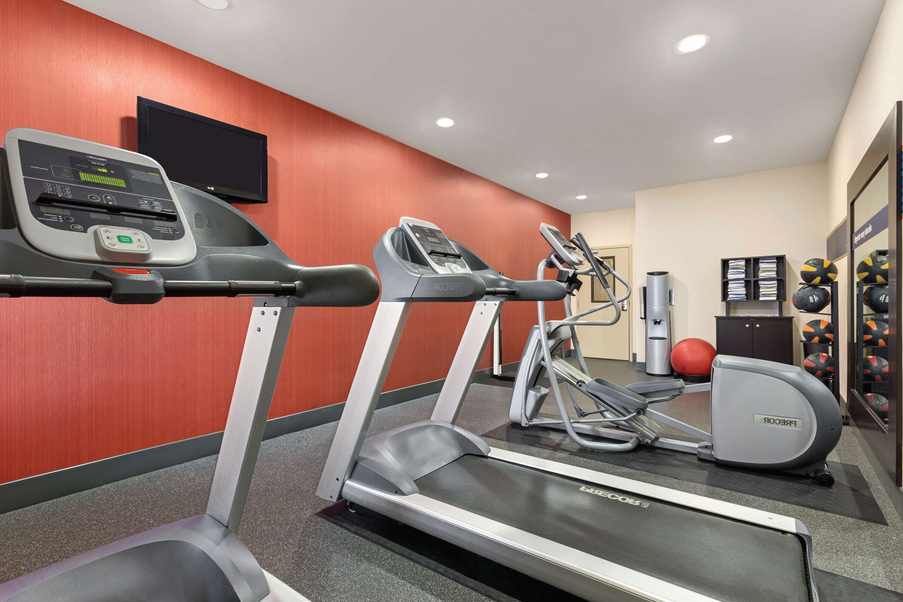 Health club fitness center gym | Hampton Inn Wichita-East