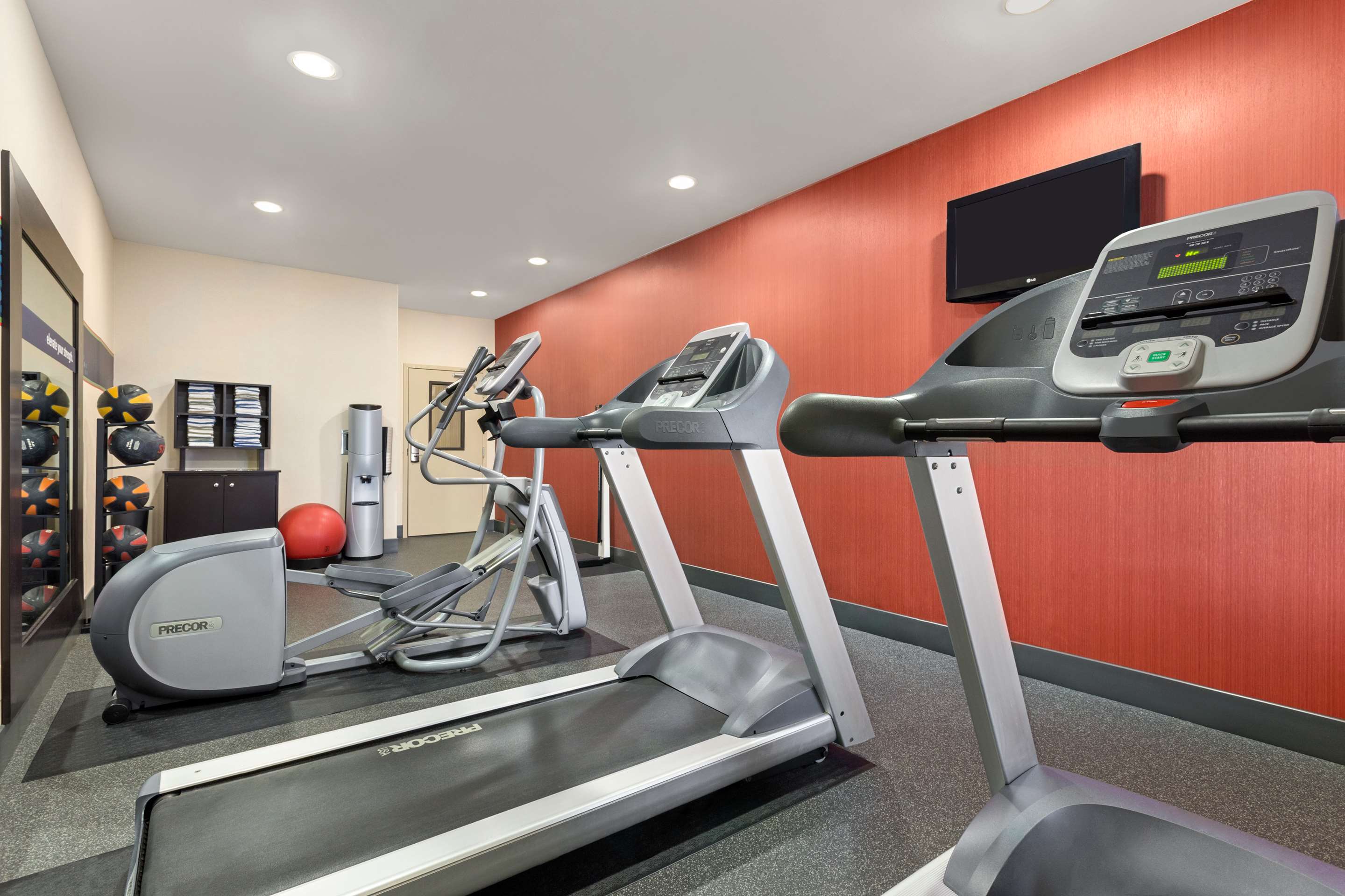 Health club fitness center gym | Hampton Inn Wichita-East