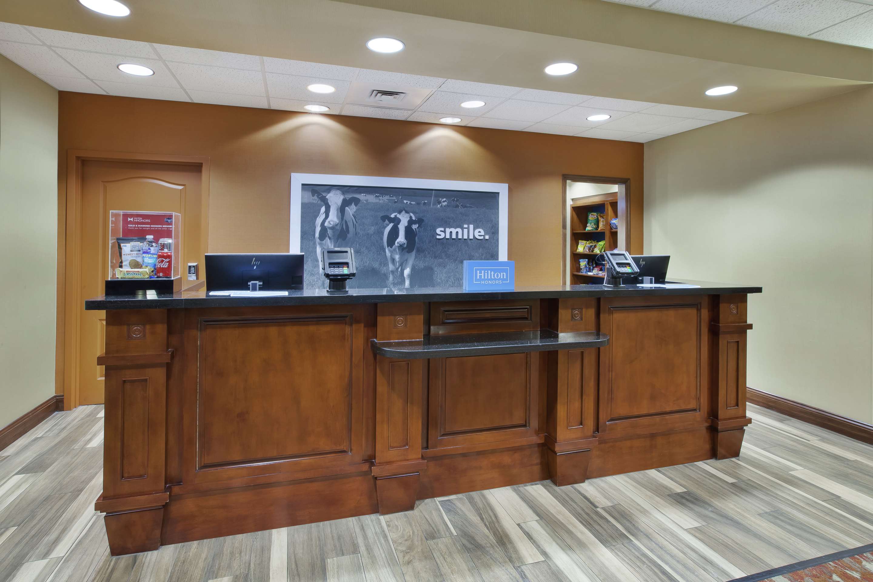 Reception | Hampton Inn & Suites Wichita Northeast
